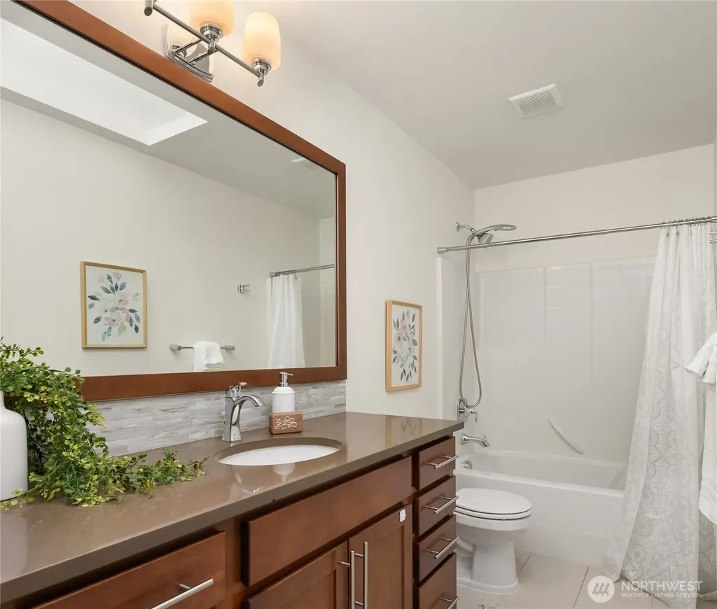 8826 41st Street S Seattle WA 98118