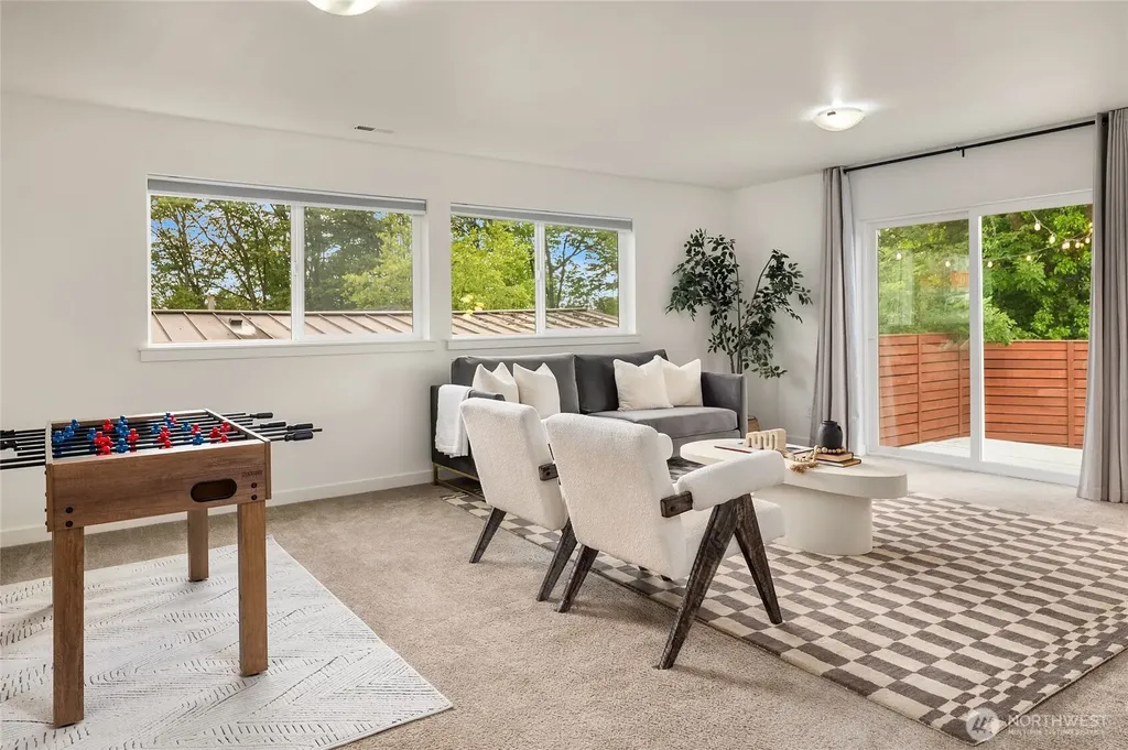 8826 41st Street S Seattle WA 98118