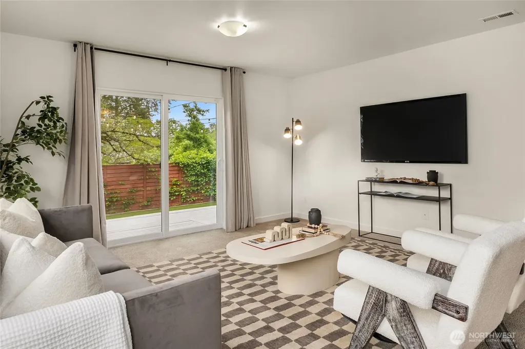 8826 41st Street S Seattle WA 98118