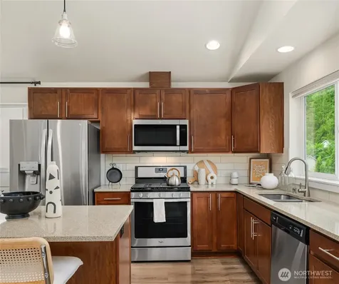 8826 41st Street S Seattle WA 98118