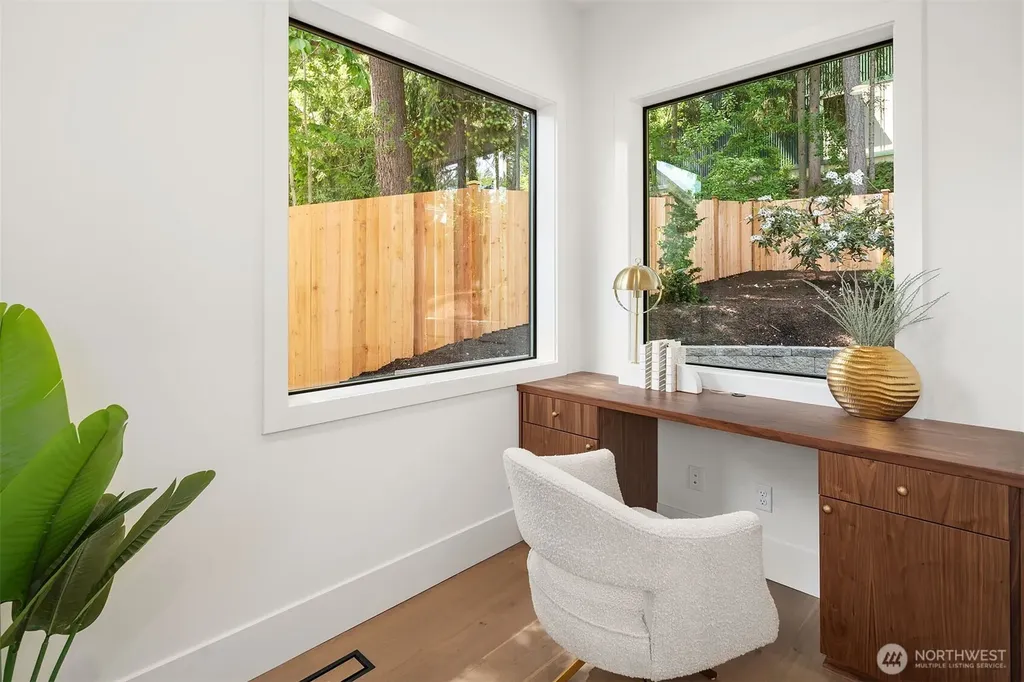 2425 153rd Avenue SE Bellevue WA 98007