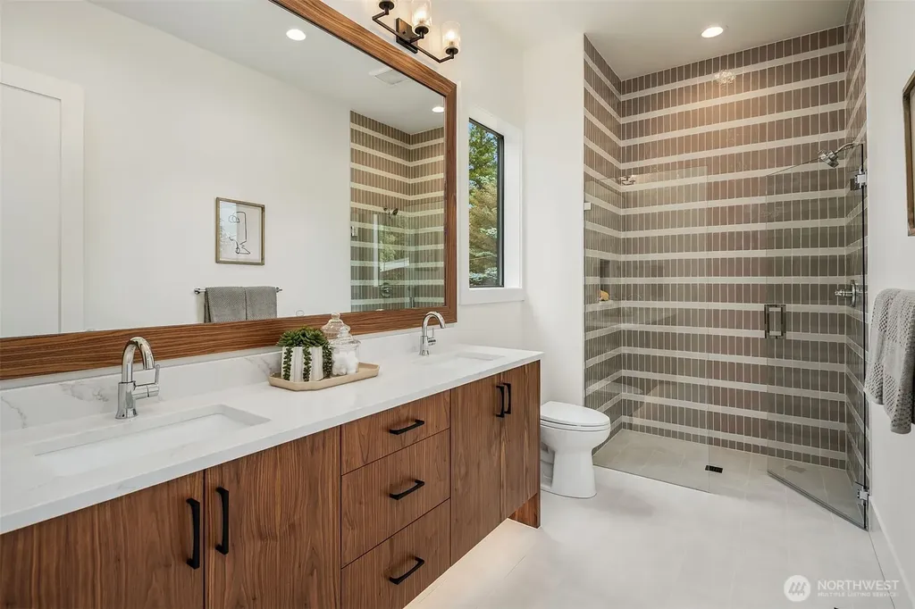 2425 153rd Avenue SE Bellevue WA 98007