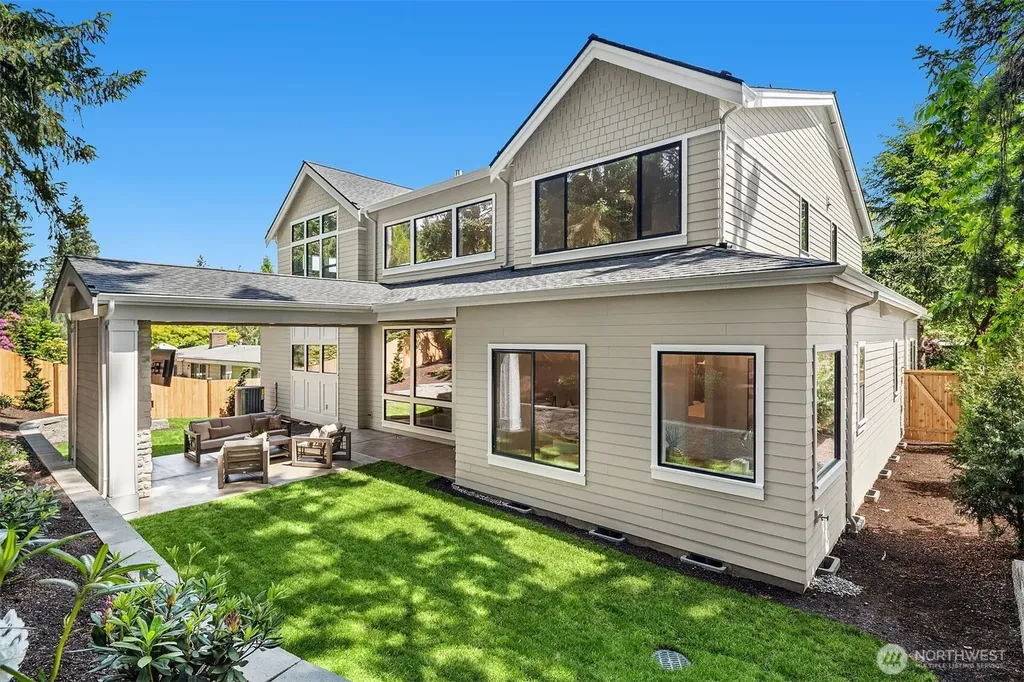 2425 153rd Avenue SE Bellevue WA 98007