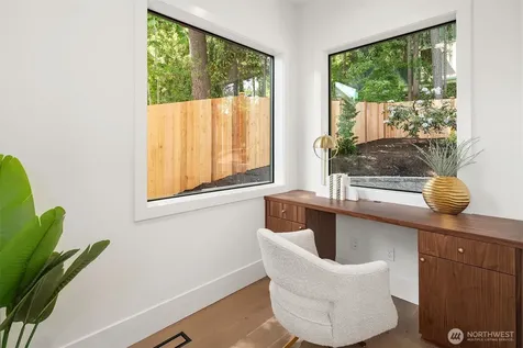 2425 153rd Avenue SE Bellevue WA 98007