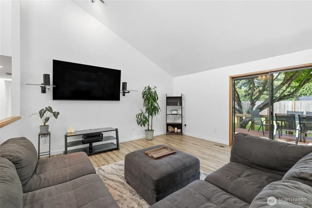 12714 SE 258th Street Kent WA 98030
