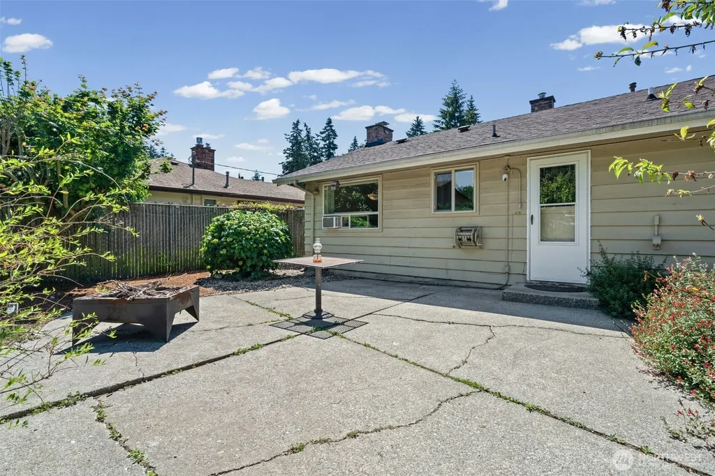 18314 44th Avenue S Seatac WA 98188
