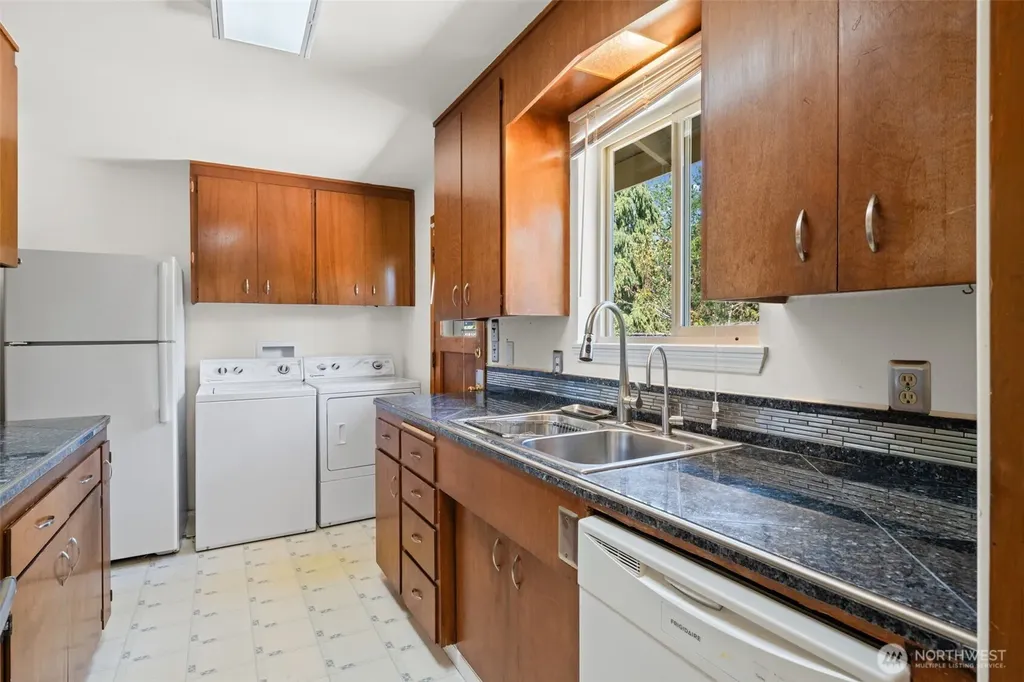 18314 44th Avenue S Seatac WA 98188