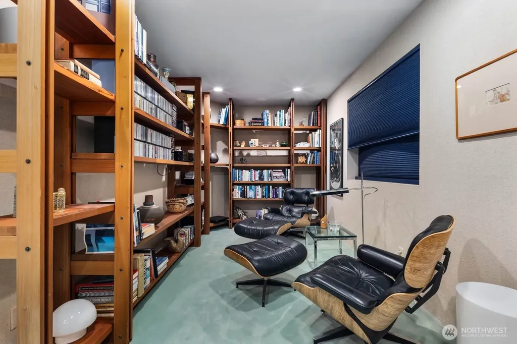 3089 Alki Avenue SW Seattle WA 98116