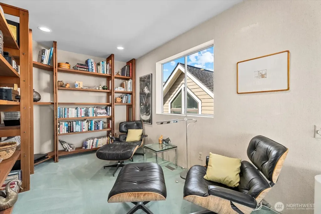 3089 Alki Avenue SW Seattle WA 98116