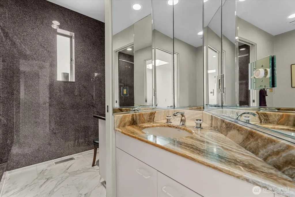 3089 Alki Avenue SW Seattle WA 98116