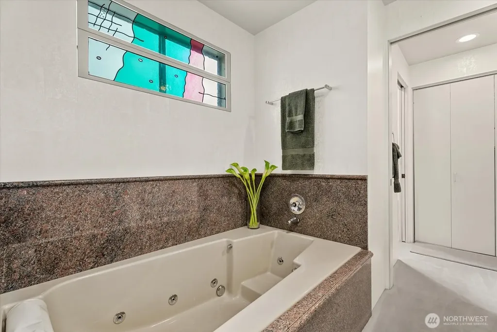 3089 Alki Avenue SW Seattle WA 98116