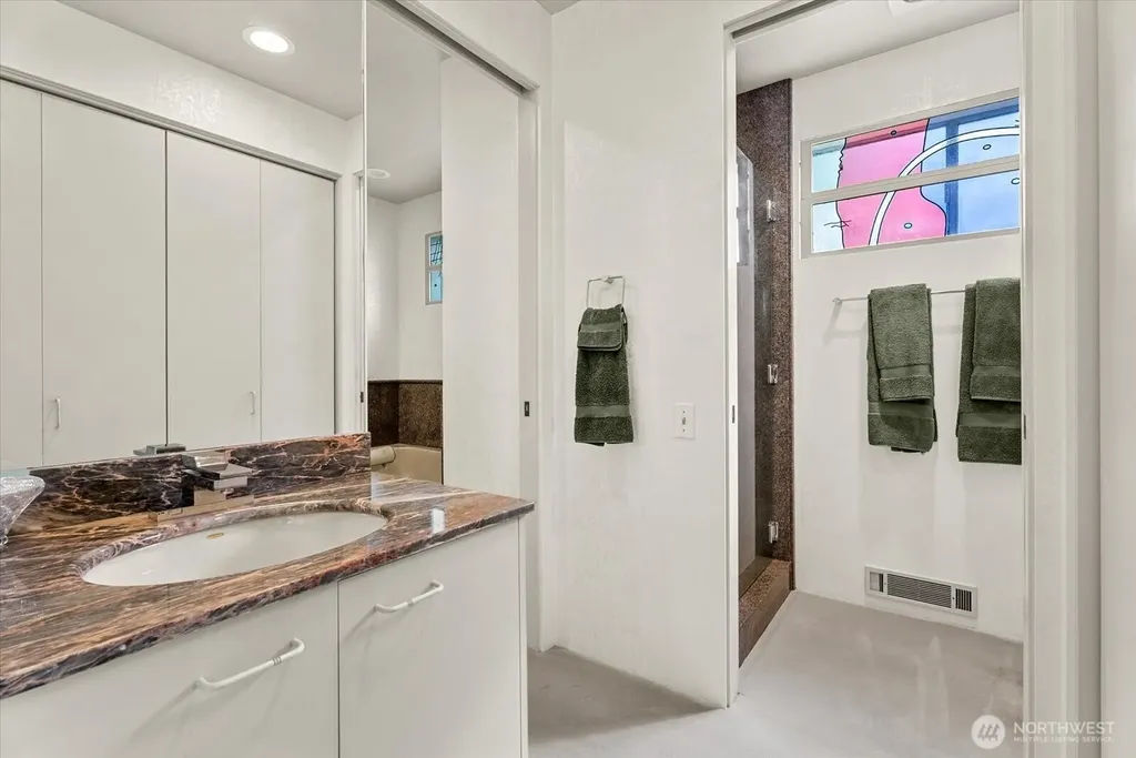 3089 Alki Avenue SW Seattle WA 98116