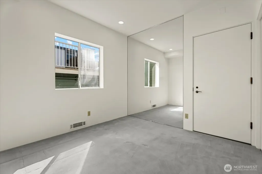 3089 Alki Avenue SW Seattle WA 98116