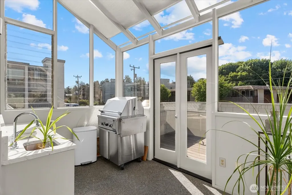 3089 Alki Avenue SW Seattle WA 98116