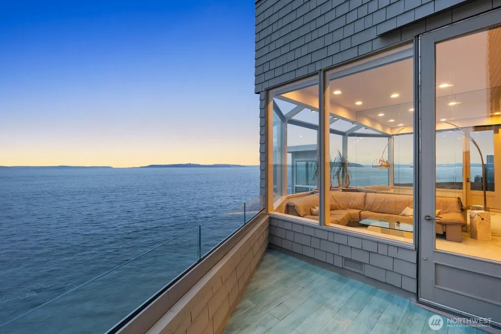 3089 Alki Avenue SW Seattle WA 98116