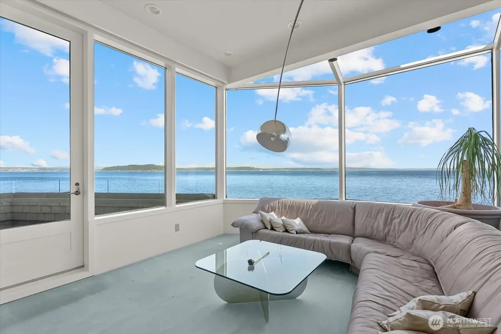 3089 Alki Avenue SW Seattle WA 98116