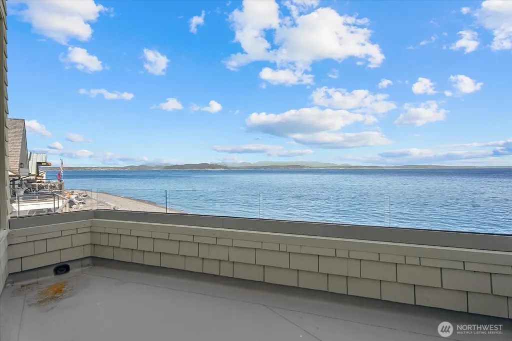 3089 Alki Avenue SW Seattle WA 98116