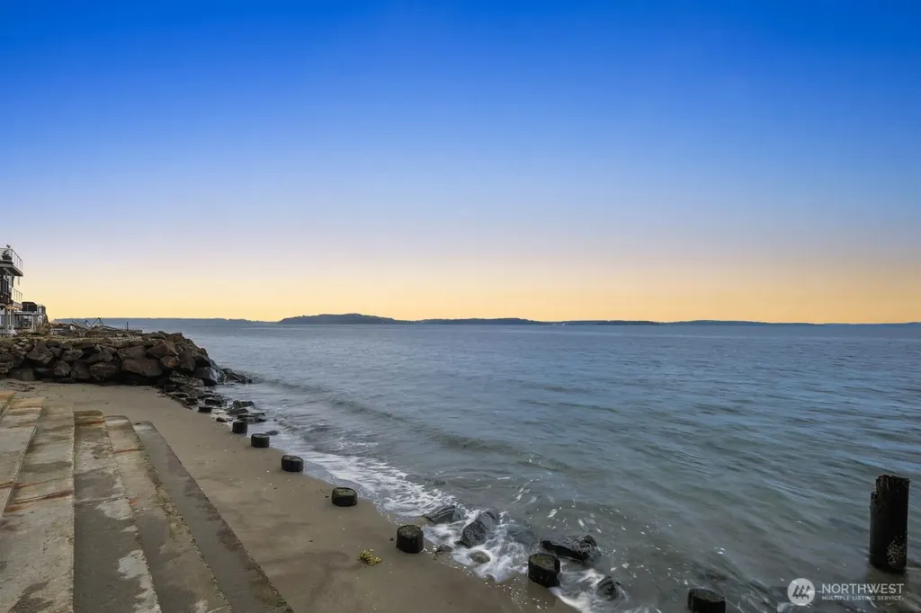 3089 Alki Avenue SW Seattle WA 98116