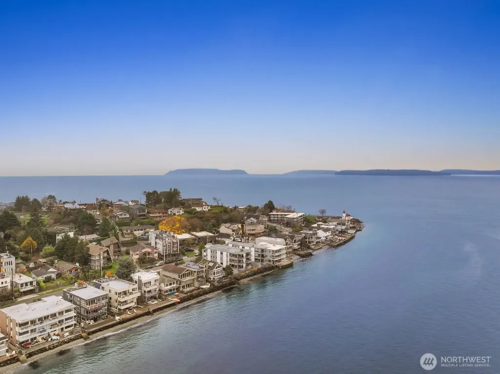 3089 Alki Avenue SW Seattle WA 98116