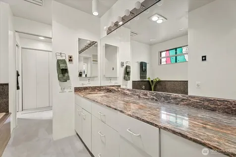 3089 Alki Avenue SW Seattle WA 98116