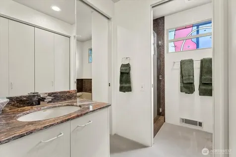 3089 Alki Avenue SW Seattle WA 98116