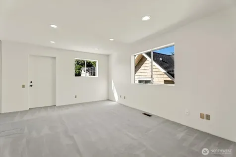 3089 Alki Avenue SW Seattle WA 98116