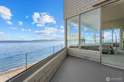 3089 Alki Avenue SW Seattle WA 98116