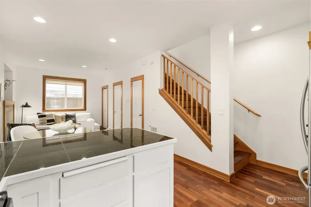 9121 23rd Avenue NE Seattle WA 98115