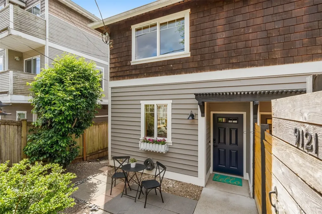 9121 23rd Avenue NE Seattle WA 98115
