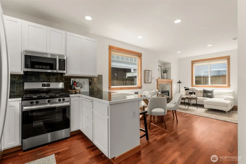9121 23rd Avenue NE Seattle WA 98115