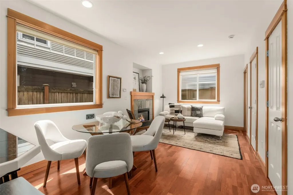 9121 23rd Avenue NE Seattle WA 98115