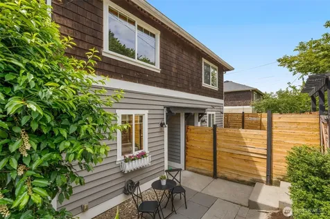 9121 23rd Avenue NE Seattle WA 98115
