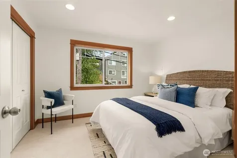 9121 23rd Avenue NE Seattle WA 98115