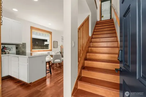 9121 23rd Avenue NE Seattle WA 98115