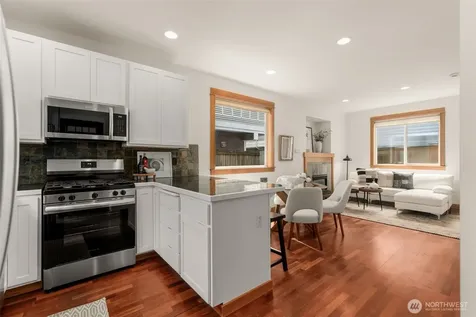 9121 23rd Avenue NE Seattle WA 98115