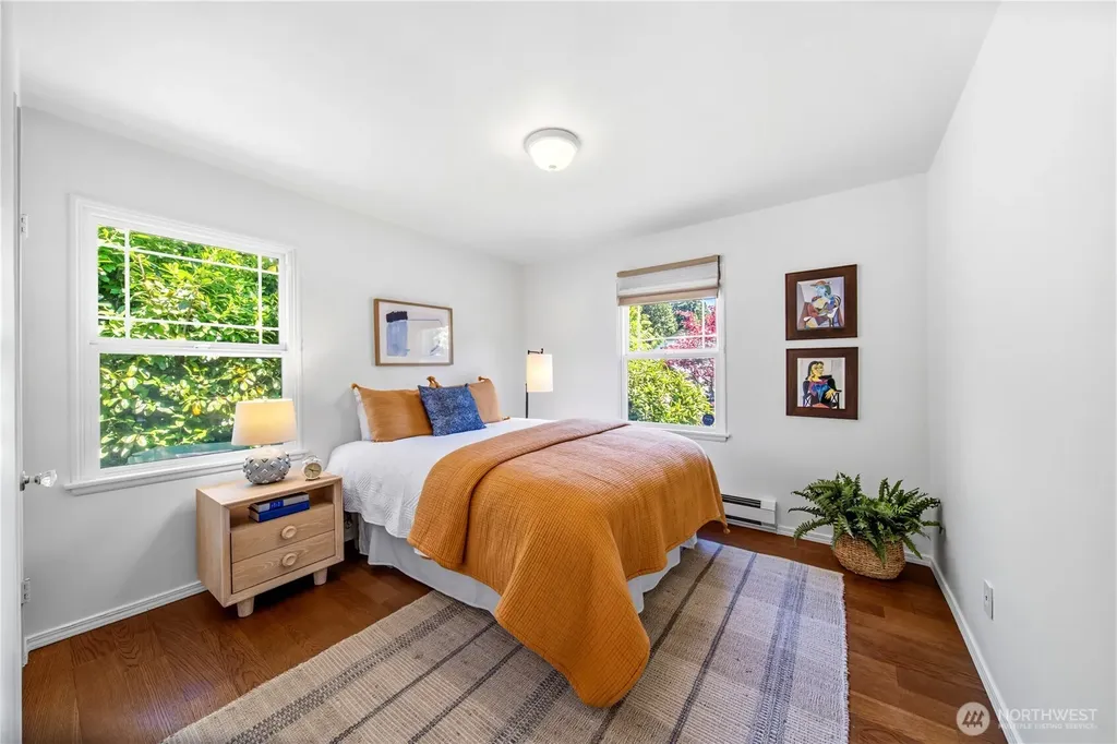 8221 23rd Avenue NE Seattle WA 98115