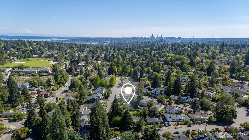 8221 23rd Avenue NE Seattle WA 98115