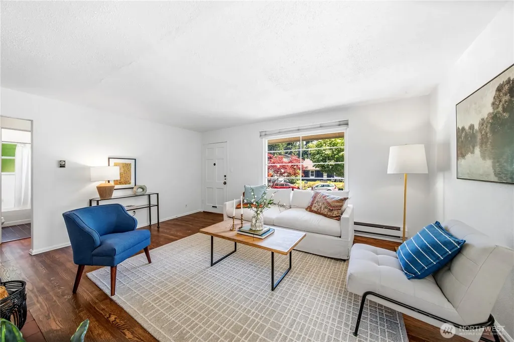 8221 23rd Avenue NE Seattle WA 98115