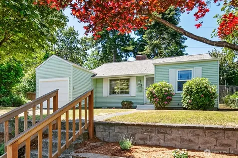 8221 23rd Avenue NE Seattle WA 98115