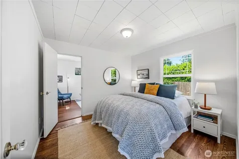 8221 23rd Avenue NE Seattle WA 98115