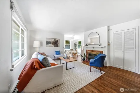 8221 23rd Avenue NE Seattle WA 98115