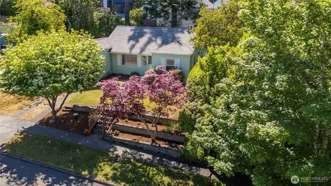 8221 23rd Avenue NE Seattle WA 98115