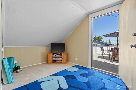25916 18th Avenue S Des Moines WA 98198