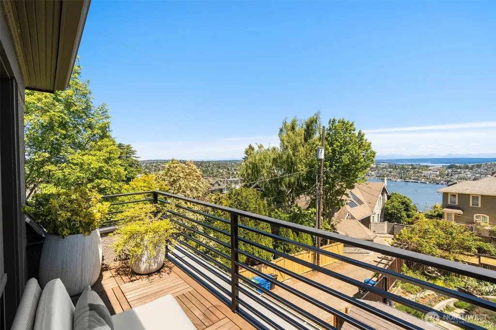 2406 Bigelow Avenue N Seattle WA 98109