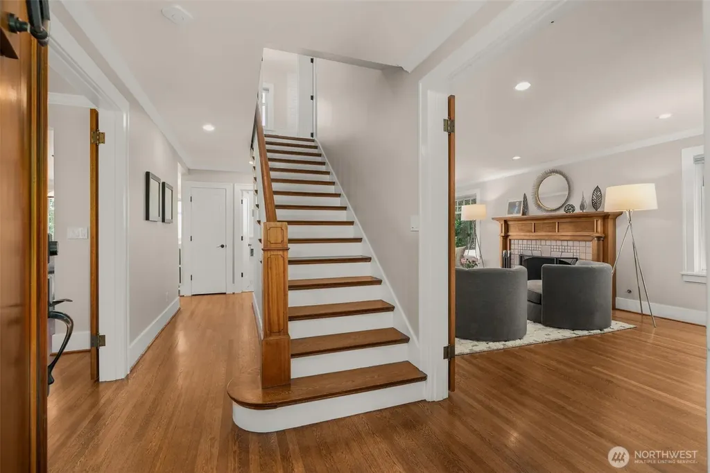 2406 Bigelow Avenue N Seattle WA 98109