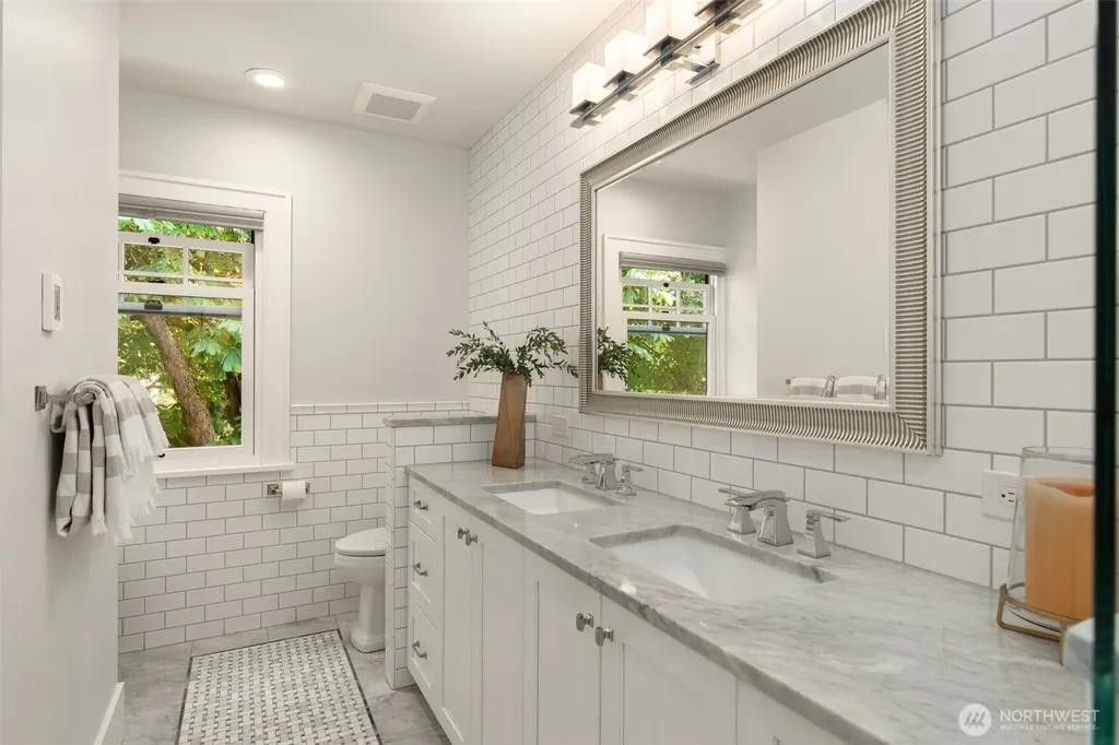 2406 Bigelow Avenue N Seattle WA 98109