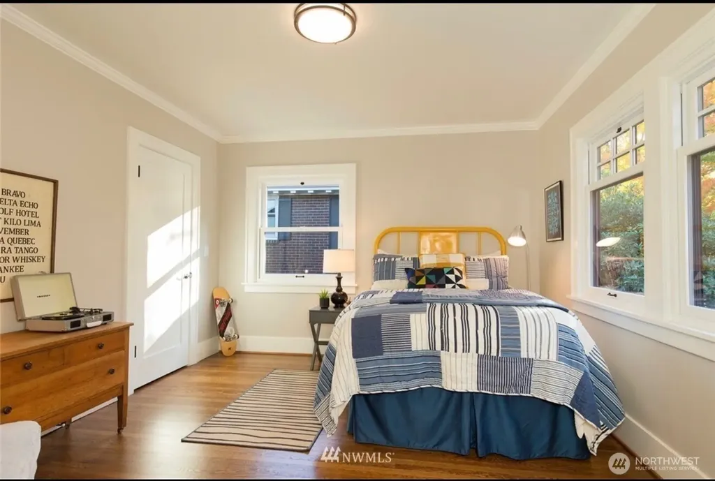 2406 Bigelow Avenue N Seattle WA 98109