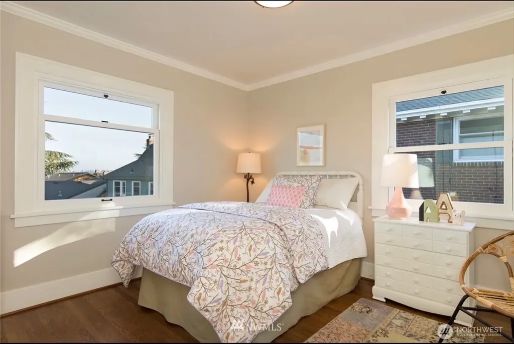 2406 Bigelow Avenue N Seattle WA 98109