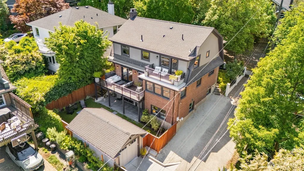 2406 Bigelow Avenue N Seattle WA 98109