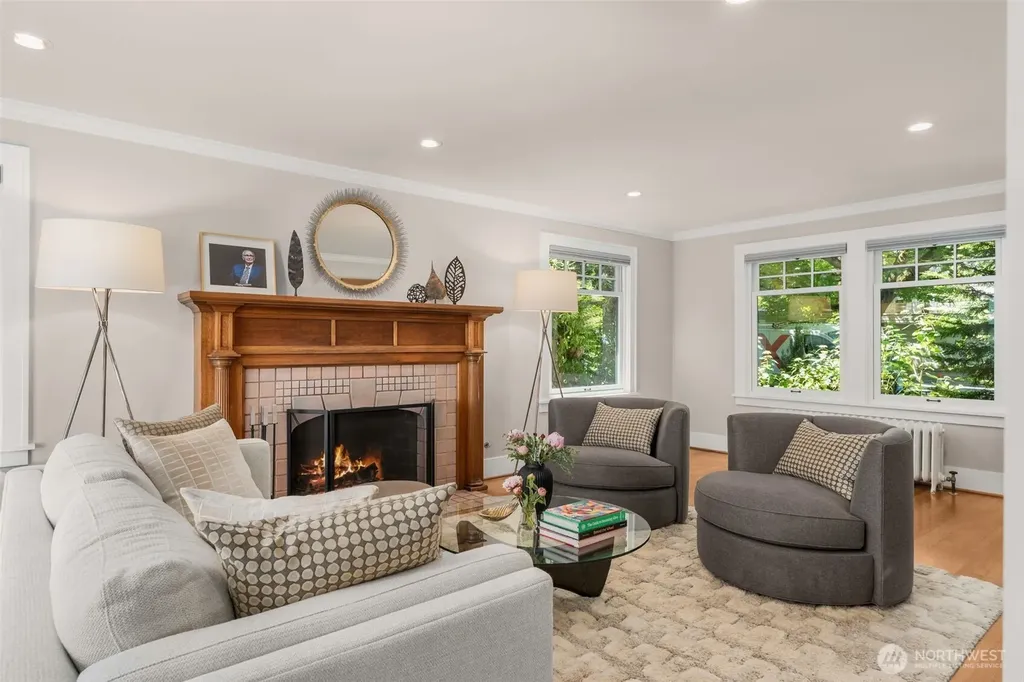 2406 Bigelow Avenue N Seattle WA 98109